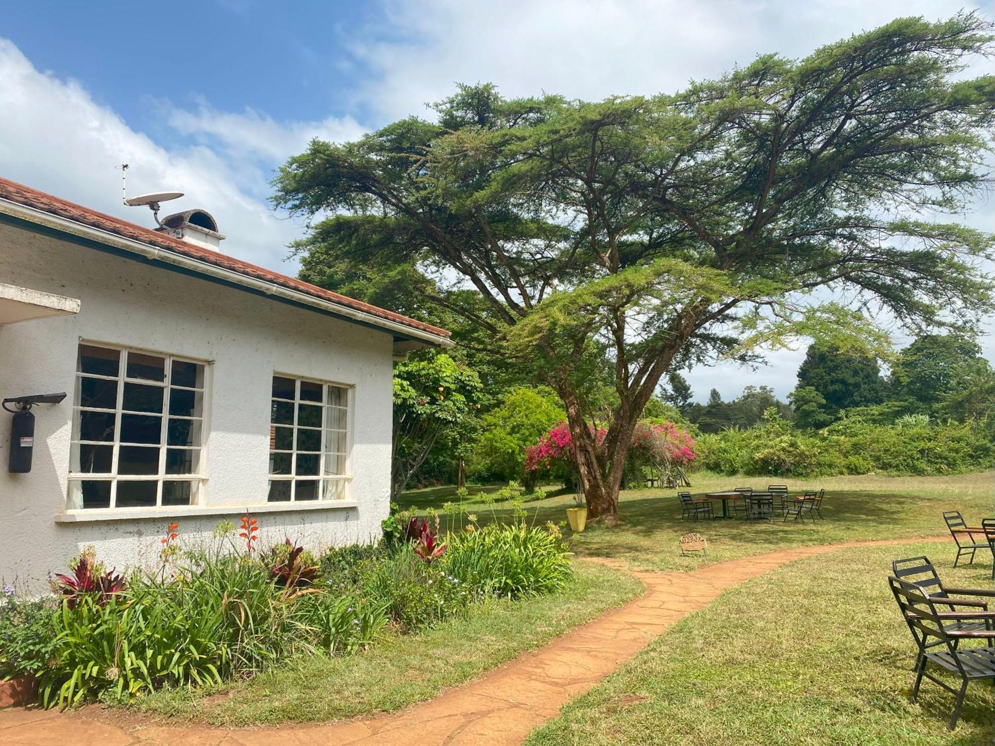 Marangu Hotel Bagian luar foto